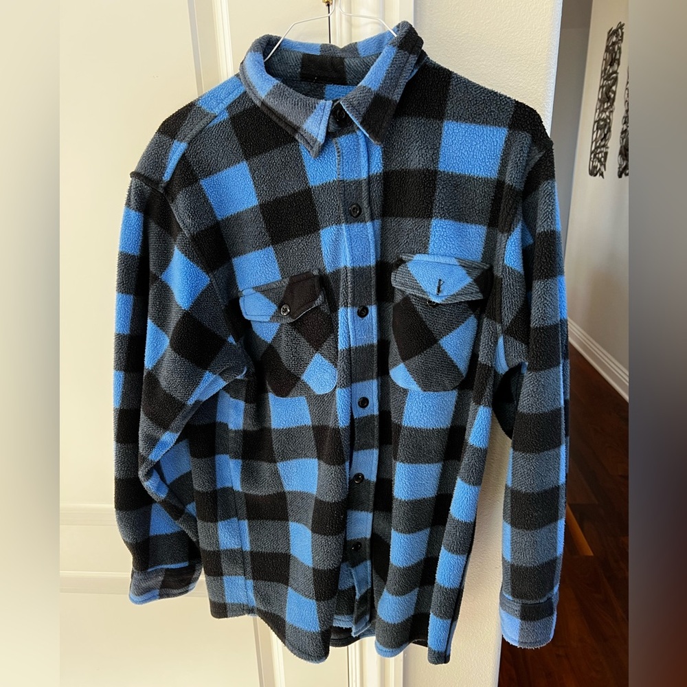 CLEARANCE Men’s Medium Blue & Black Plaid Trail Crest Fleece Button Down Shirt